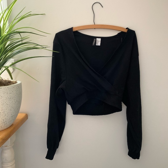 Divided Tops - Long sleeve wrap top